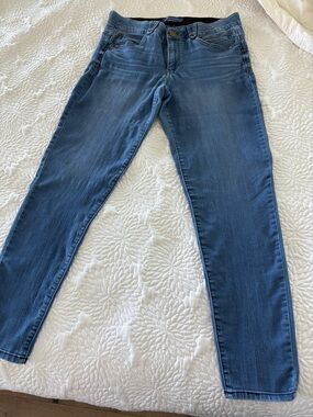 Democracy Slim Skinny Jeans in Medium Blue Wash